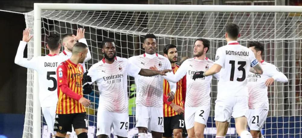  国米传奇马特拉齐现身教练席，临时指导防守  